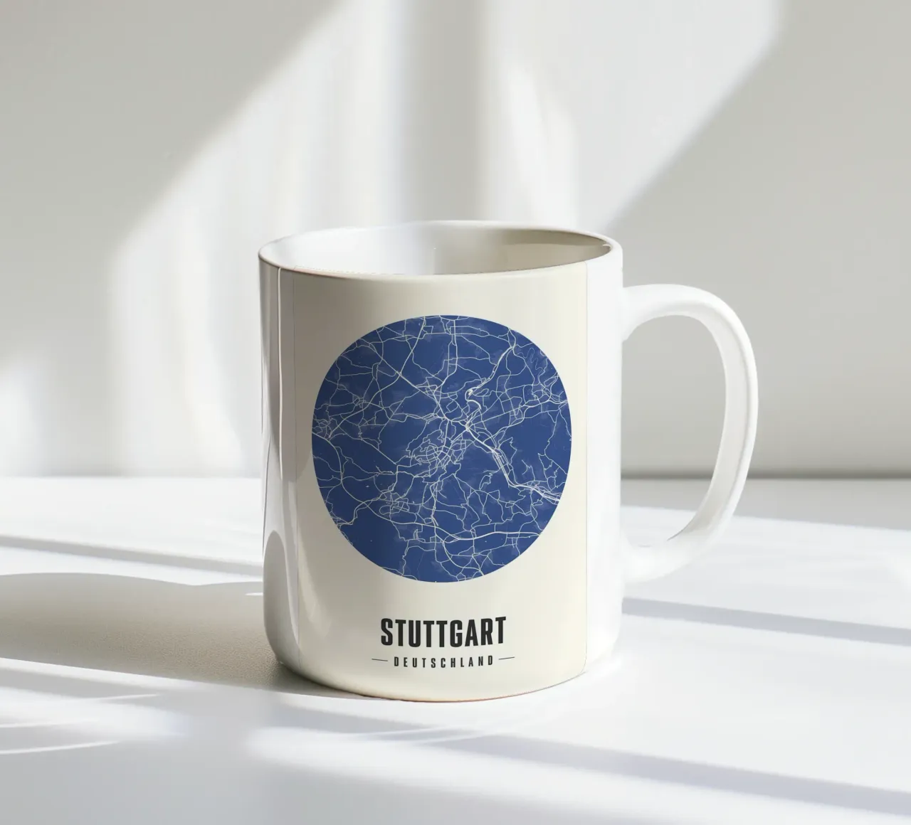 Stoccarda tazza in ceramica da Christopher Adams