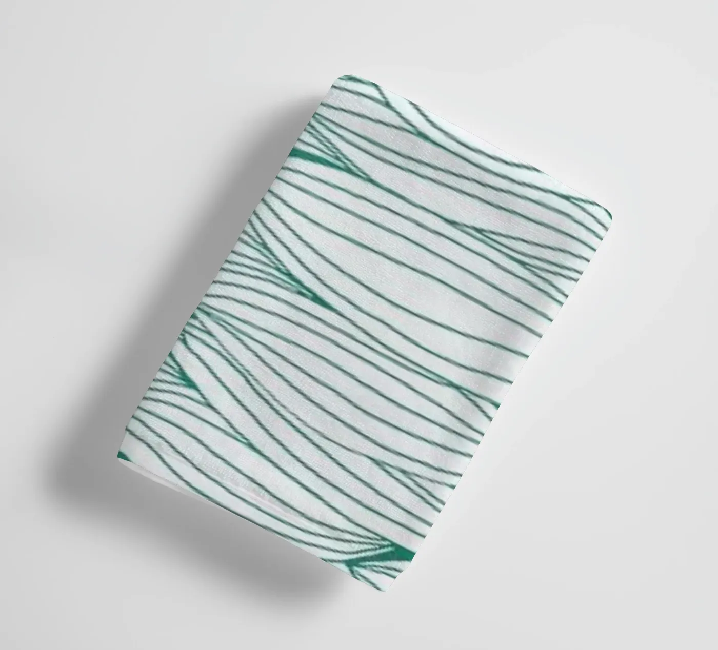 Dancing Feathers badhanddoek van Pom Graphic Design