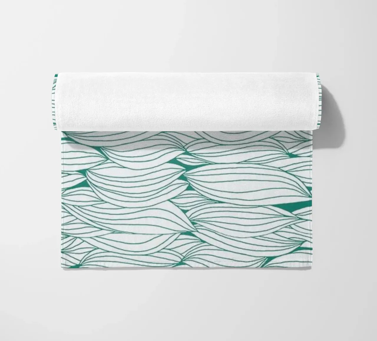 Dancing Feathers telo mare da Pom Graphic Design