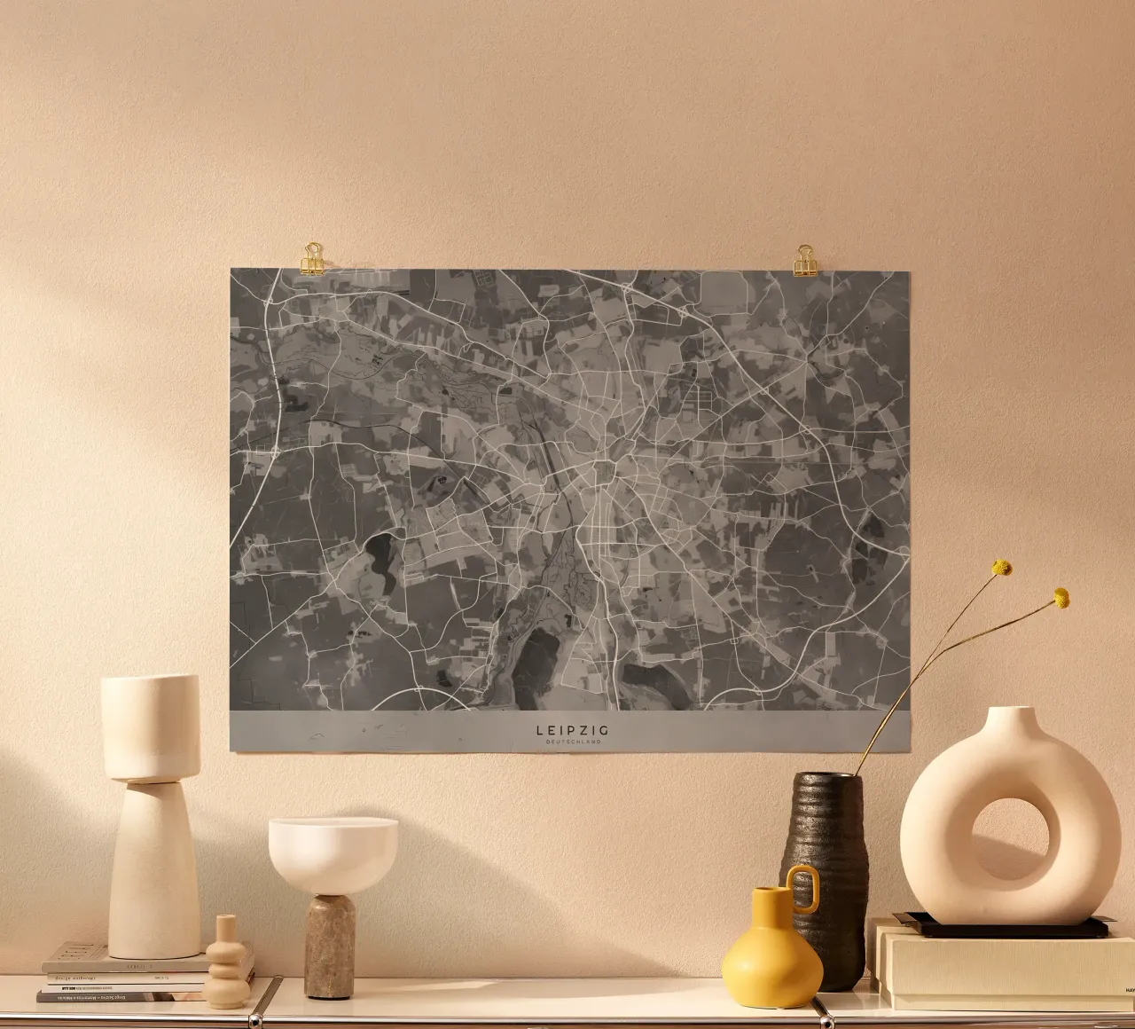 Mappa grigia di Lipsia poster con telaio in alluminio da Christopher Adams