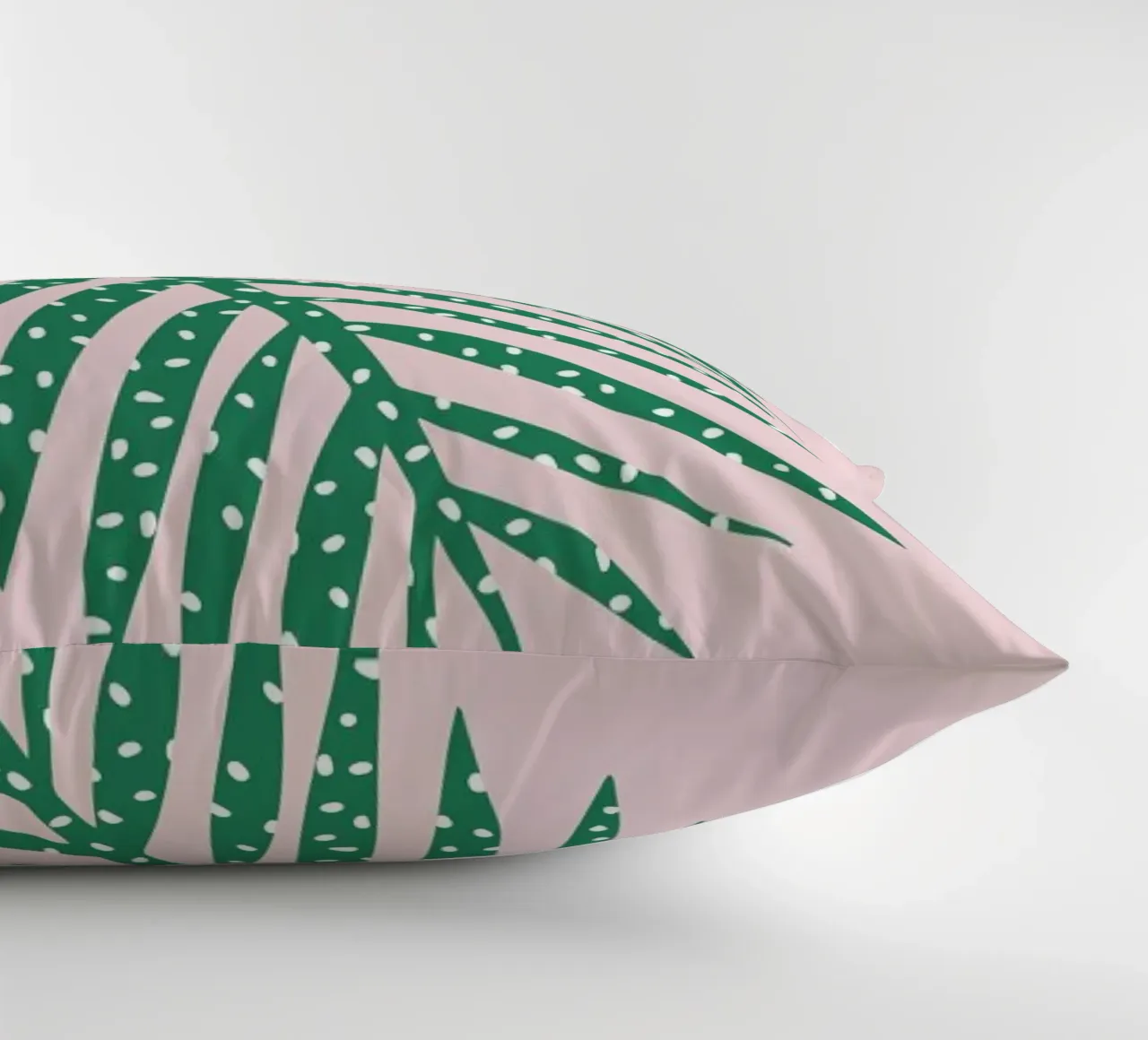 Polka Dot Leaf in Pink cuscino da Linda Gobeta