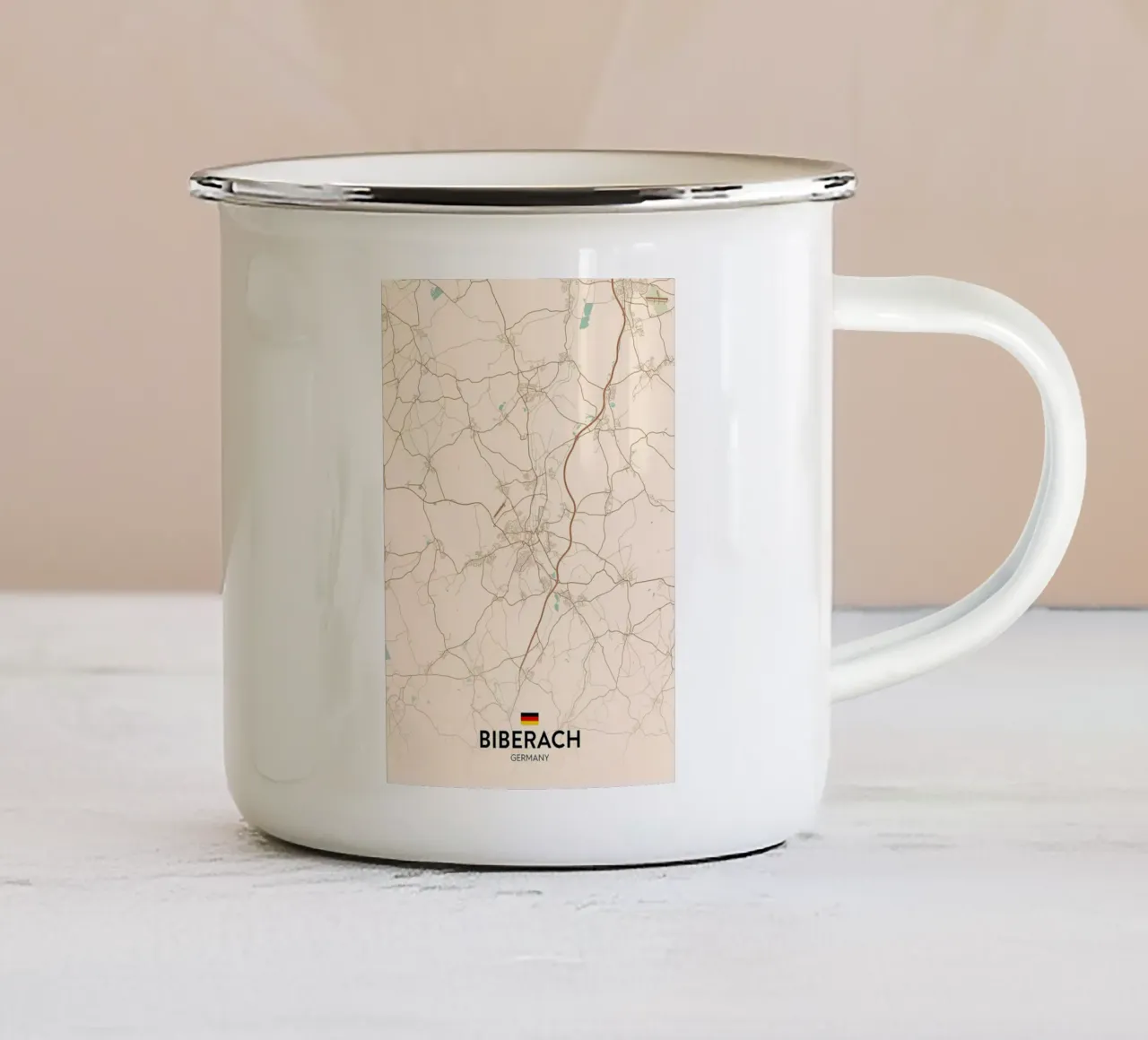 Biberach DE tazza in smalto da Christopher Adams