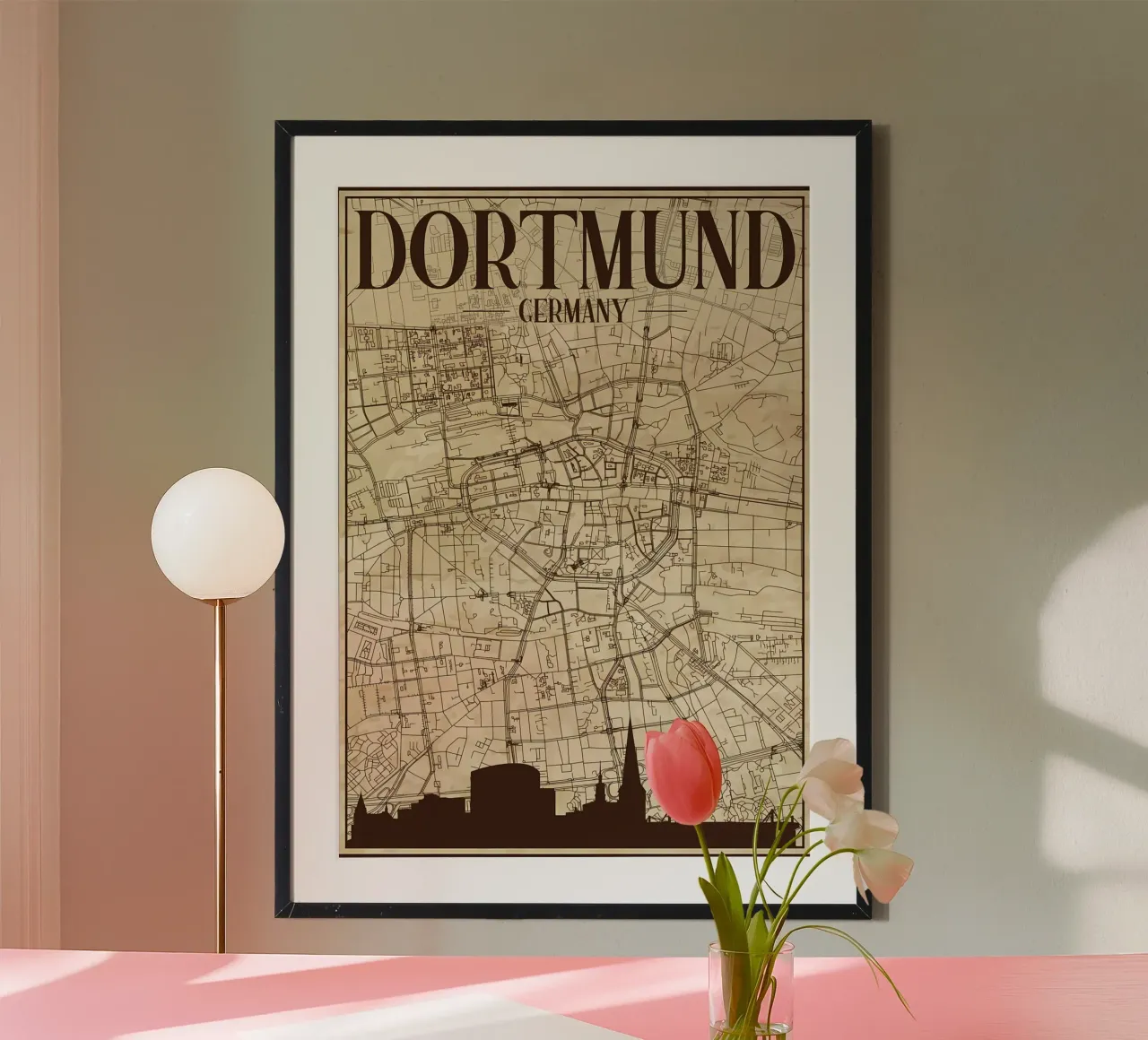 Mappa Dortmund Skyline poster con telaio in legno da Christopher Adams