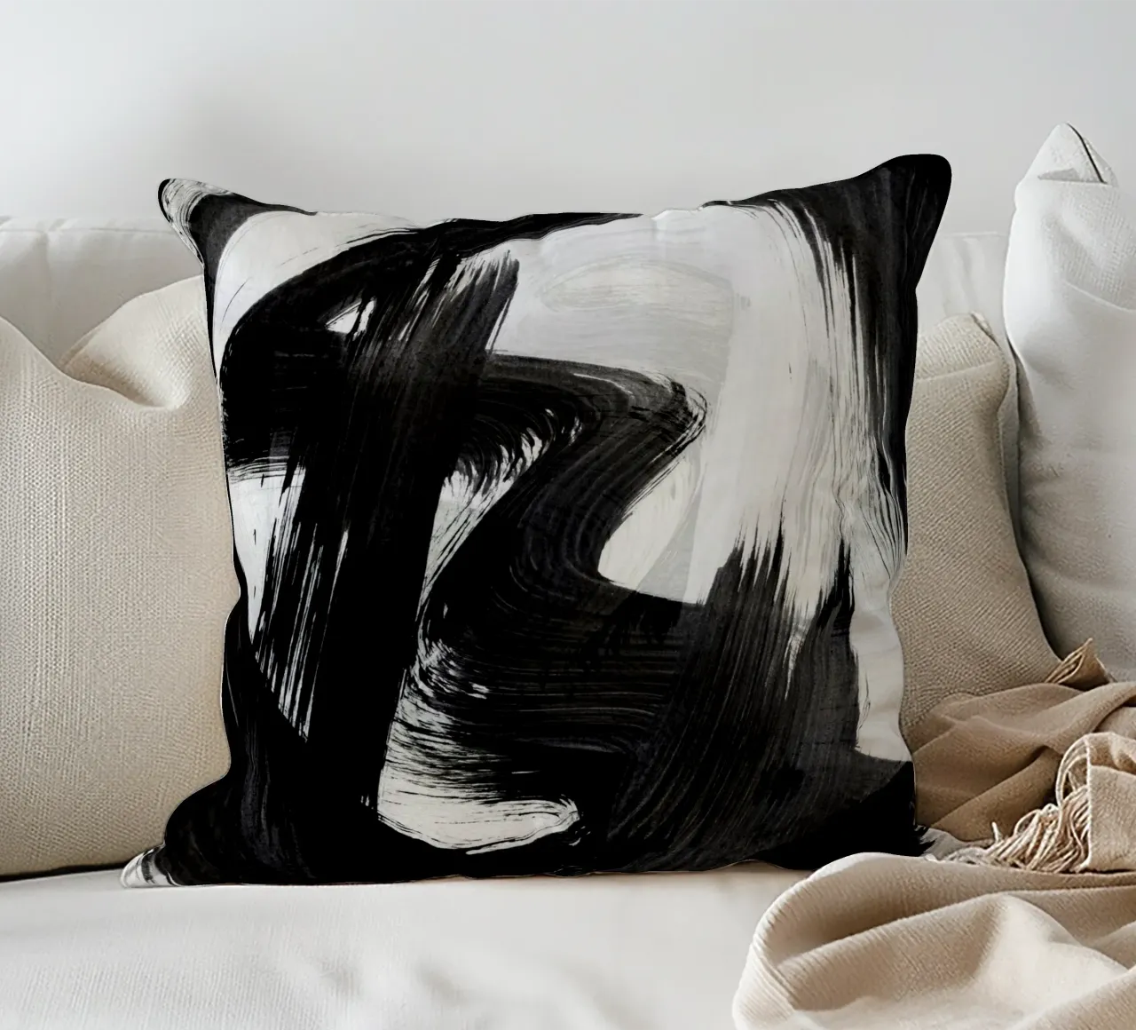 Strokes 19 | Black & White Brushstroke Expressionism cuscino da sabidussi