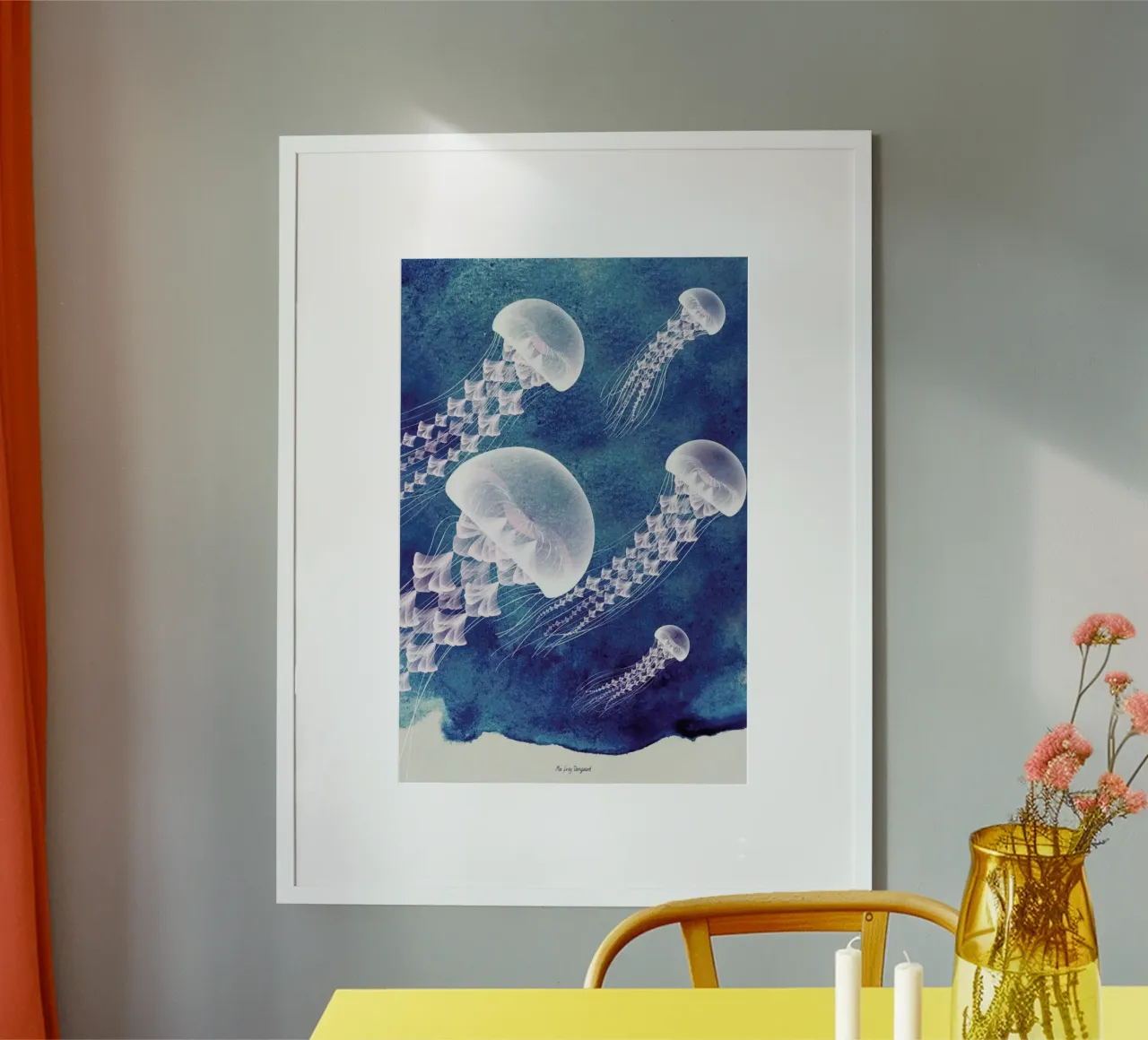 Jellyfish poster con telaio in legno da Mie Frey Damgaard