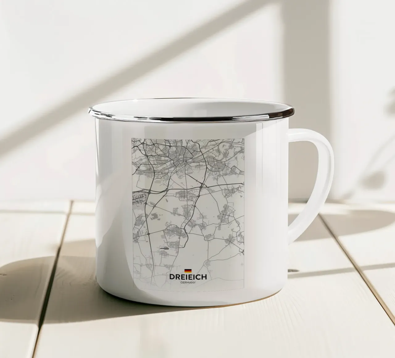 Dreieich DE tazza in smalto da Christopher Adams