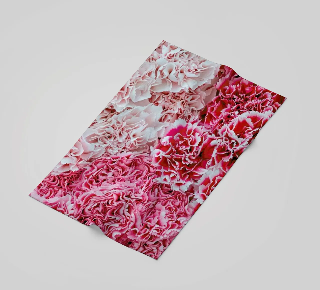 Carnation Flower telo mare da Curious Collections by Marielle Leenders