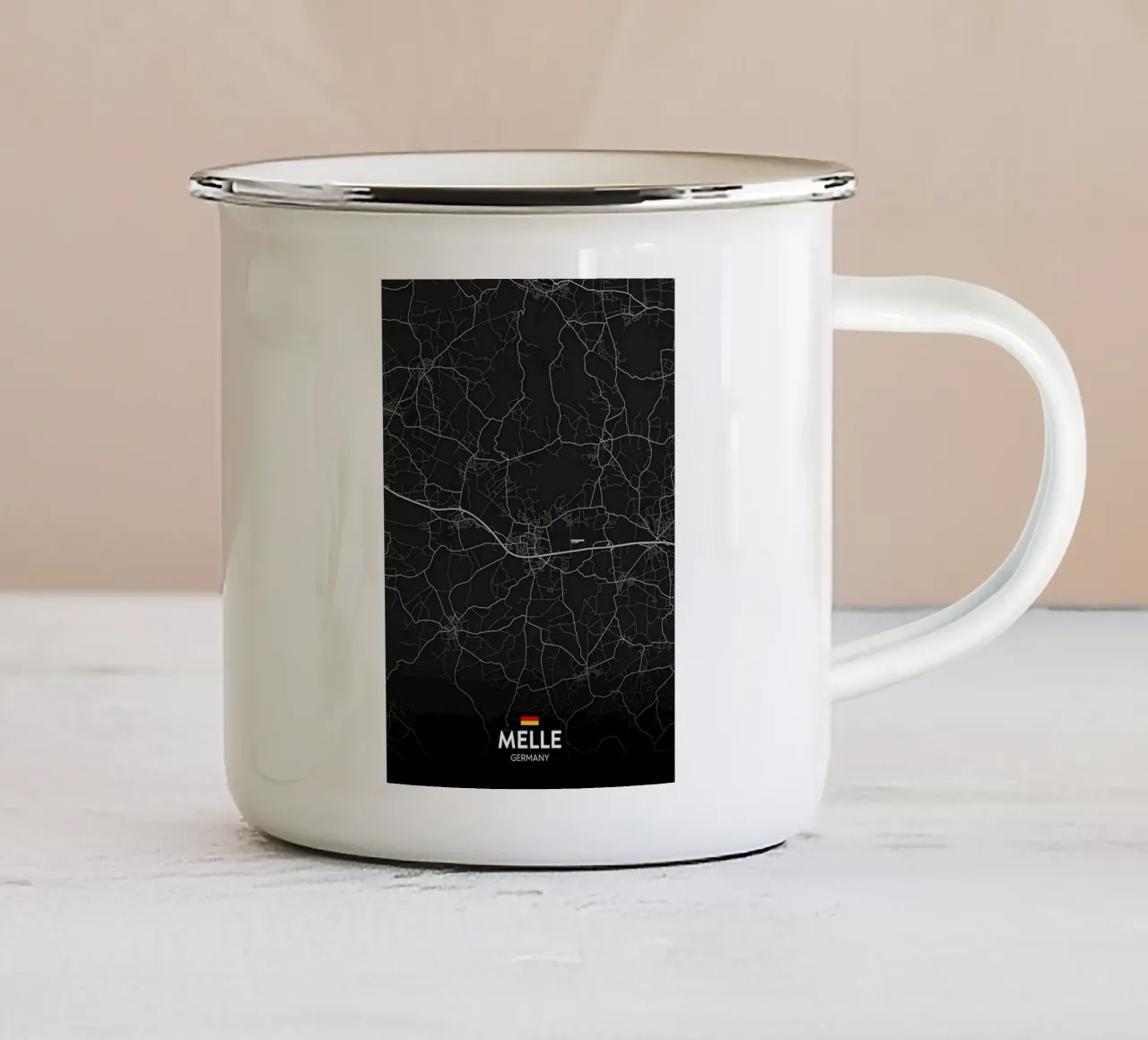 Melle DE tazza in smalto da Christopher Adams