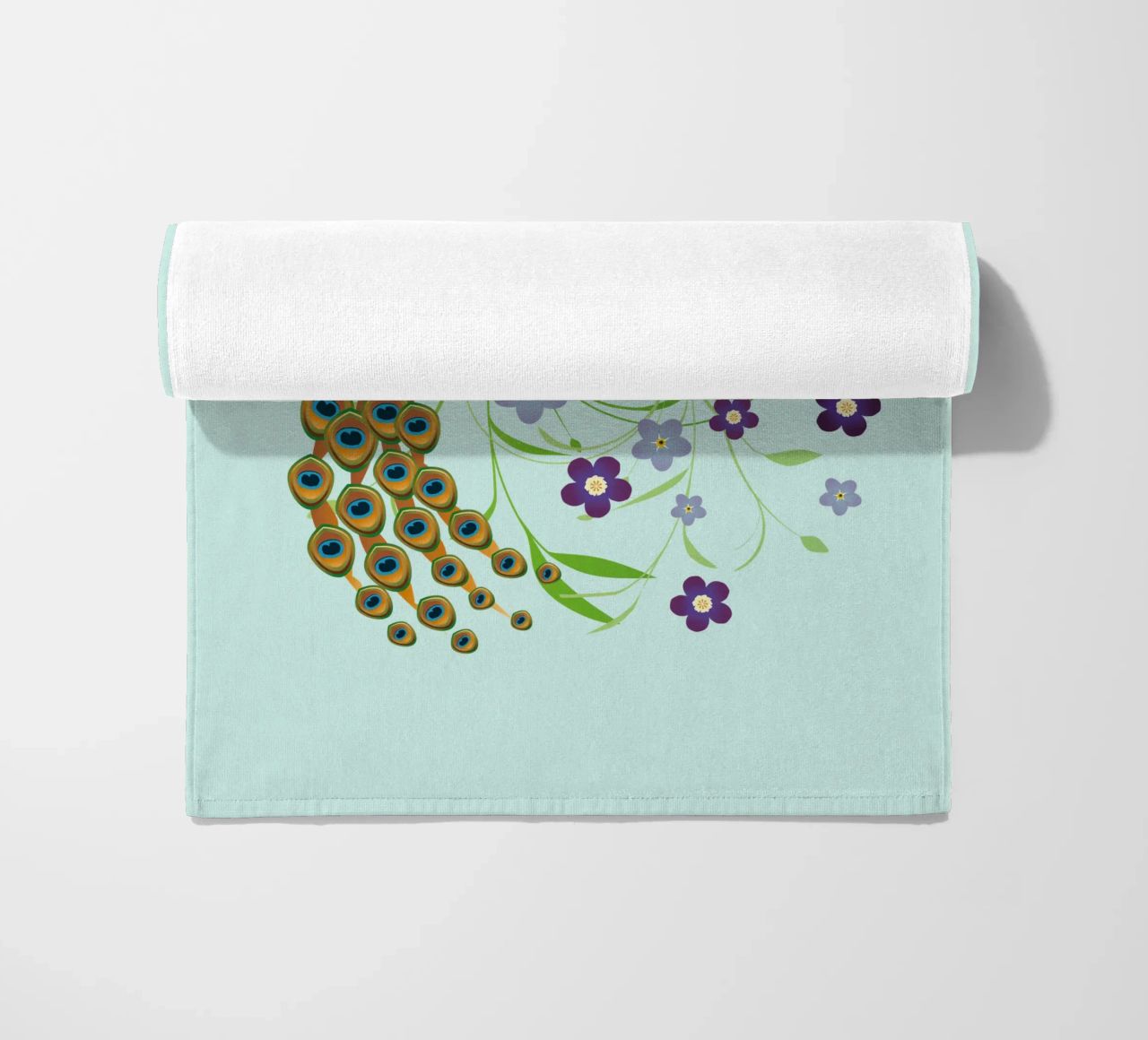 Pavone con fiori telo mare da BwiseLizzy