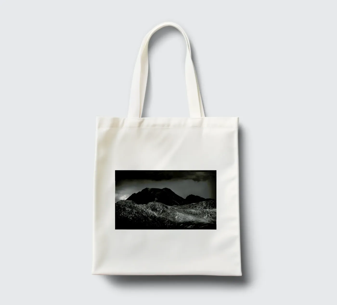 Rays tote bag by Dustin Janko