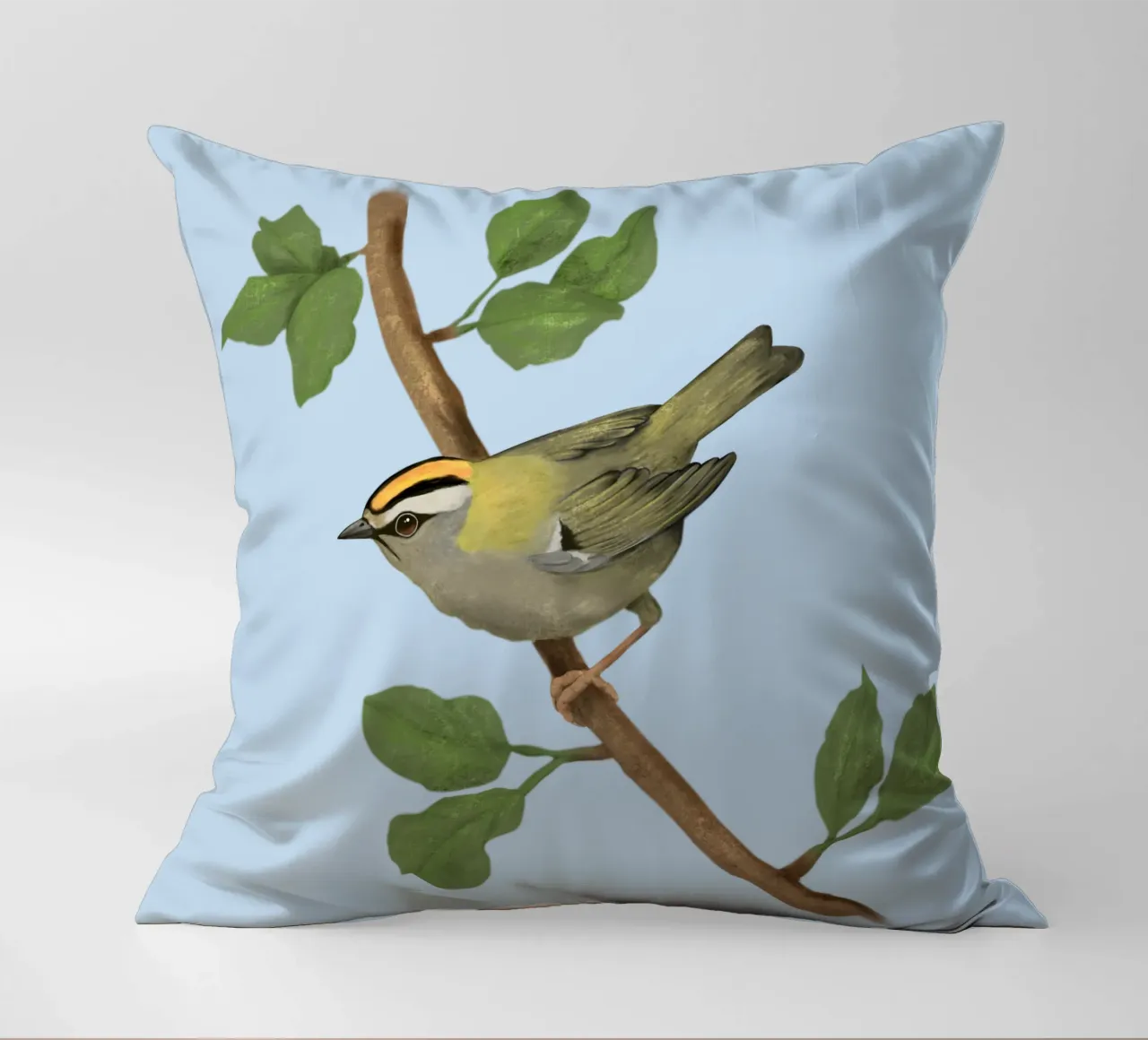 Disegno digitale di firecrest comune cuscino da BwiseLizzy