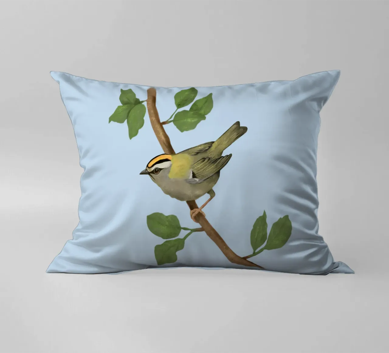 Disegno digitale di firecrest comune cuscino da BwiseLizzy