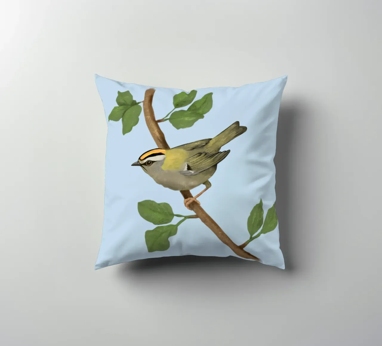 Disegno digitale di firecrest comune cuscino da BwiseLizzy