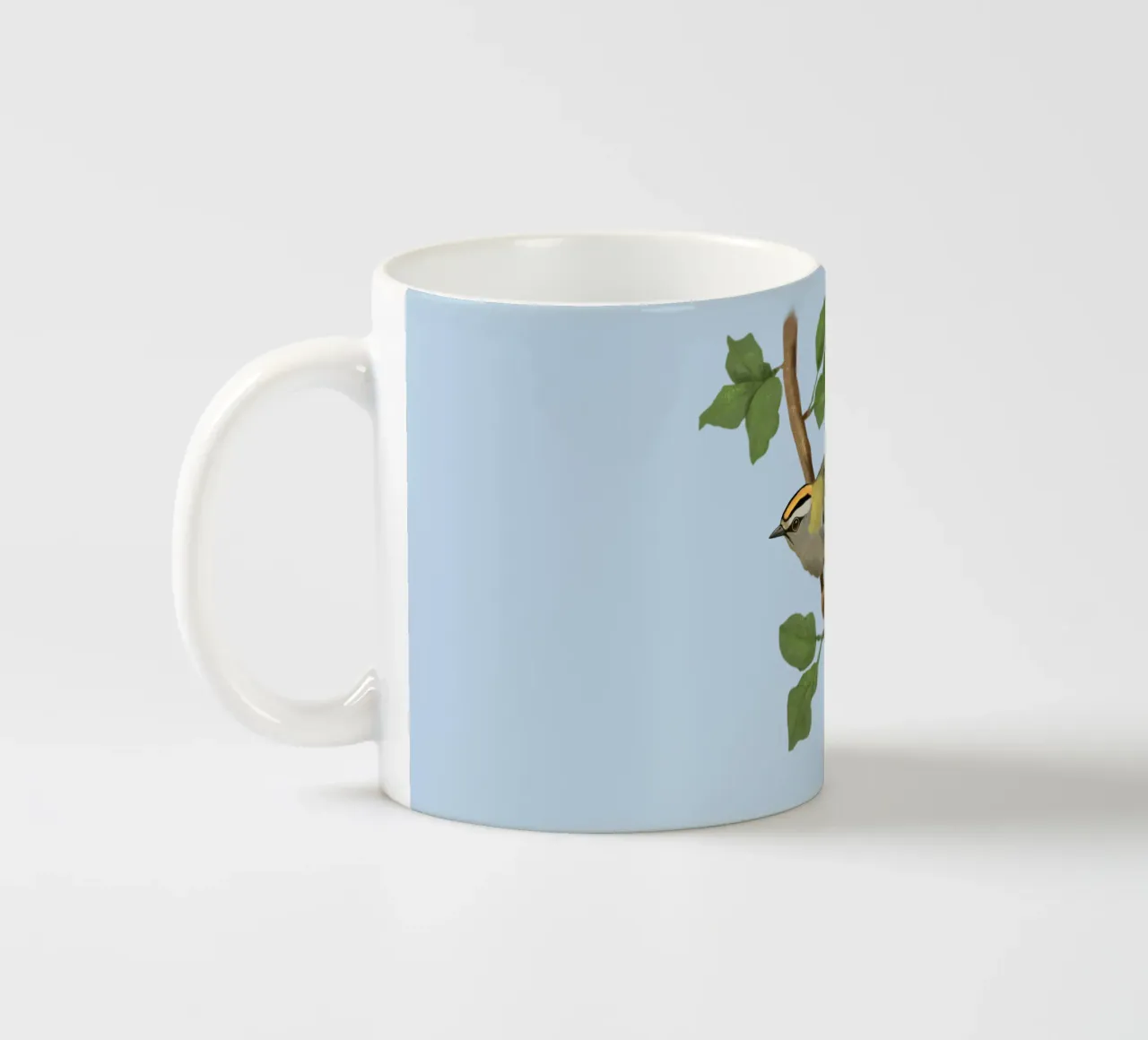 Disegno digitale di firecrest comune tazza in ceramica da BwiseLizzy