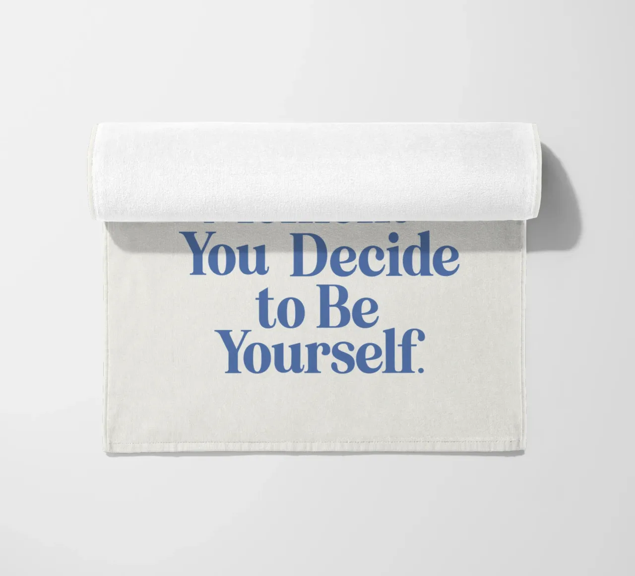 La bellezza inizia nel momento in cui si decide di essere se stessi telo mare da THE MOTIVATED TYPE