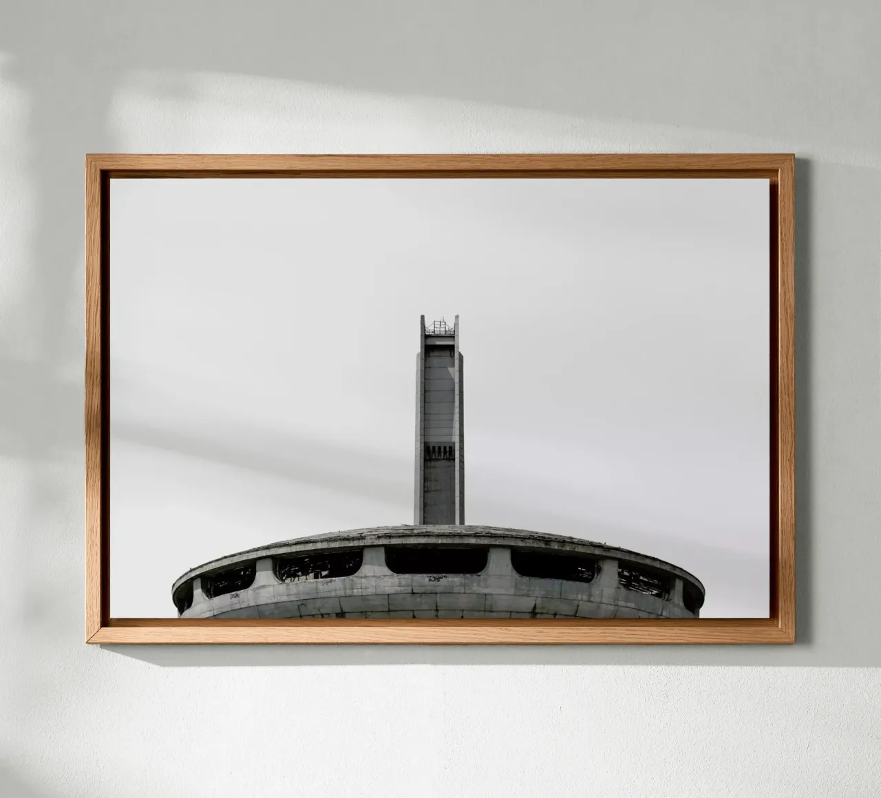 Buzludzha UFO tela con Cornice a cassetta da Marc Schulthess