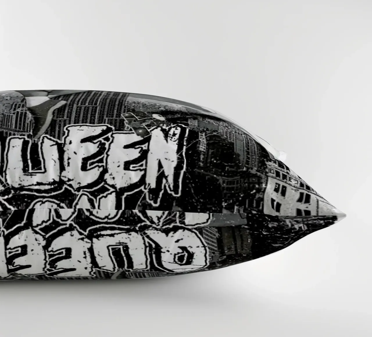 Queen Kong 2 cuscino da Olivier Marchand