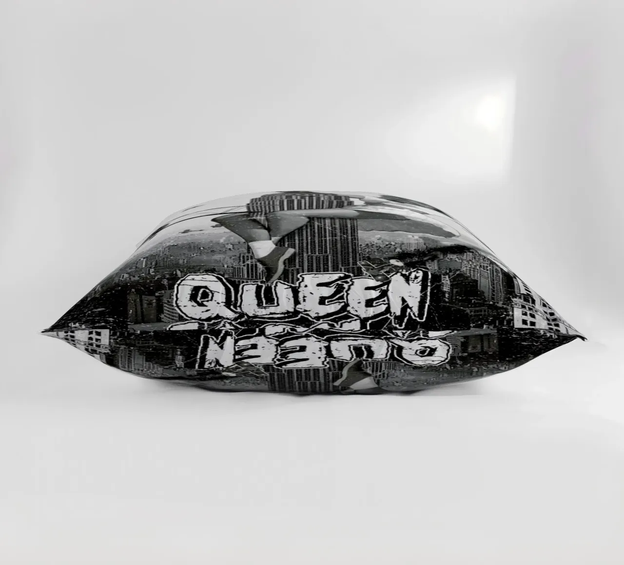 Queen Kong 2 cuscino da Olivier Marchand