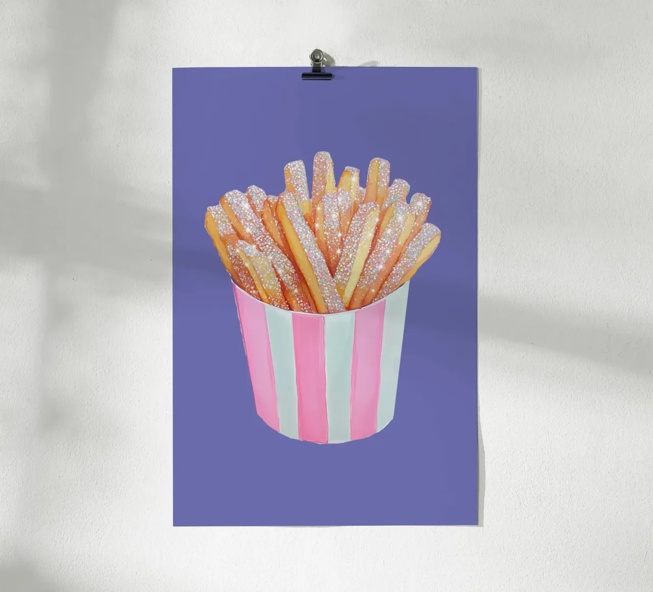 Patatine fritte scintillanti in tazza a righe rosa carta hahnemühle da Melloi Art Print