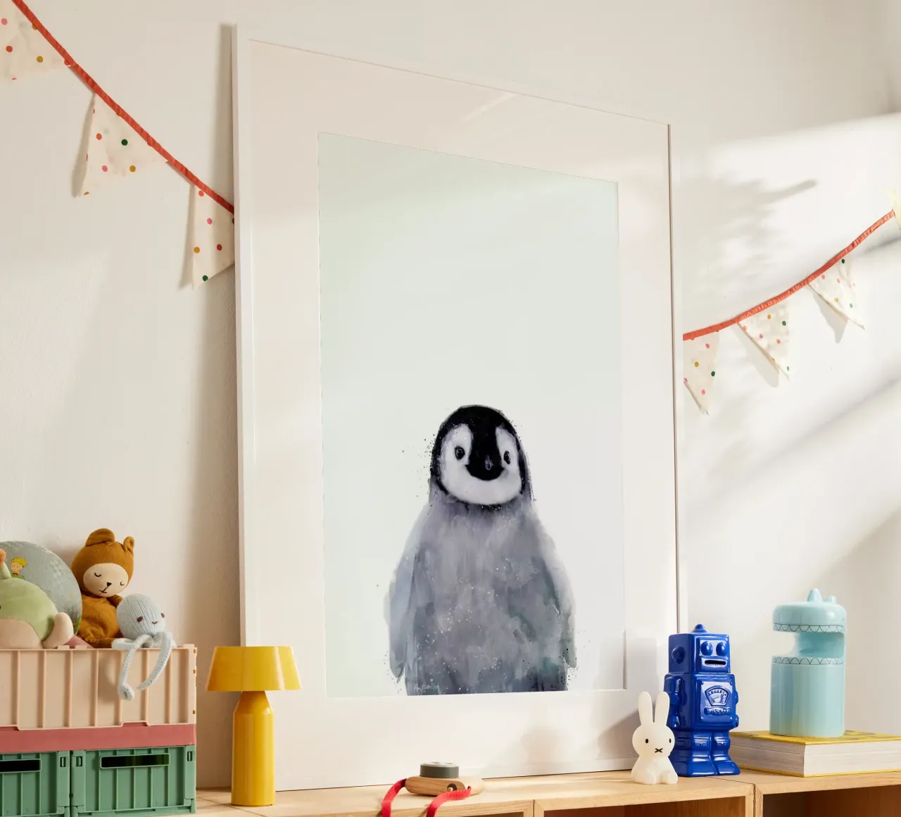 Little Penguin poster con telaio in legno da Amy Hamilton