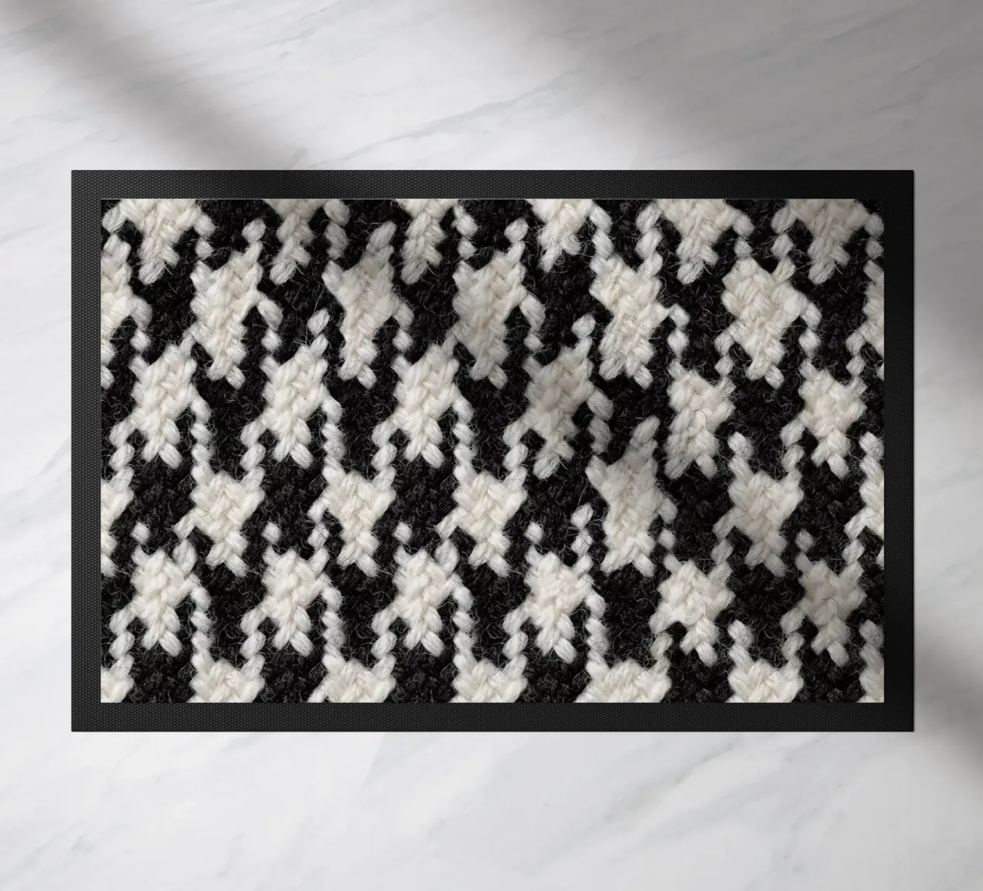 Houndstooth Pattern Fußmatte von Curious Collections by Marielle Leenders