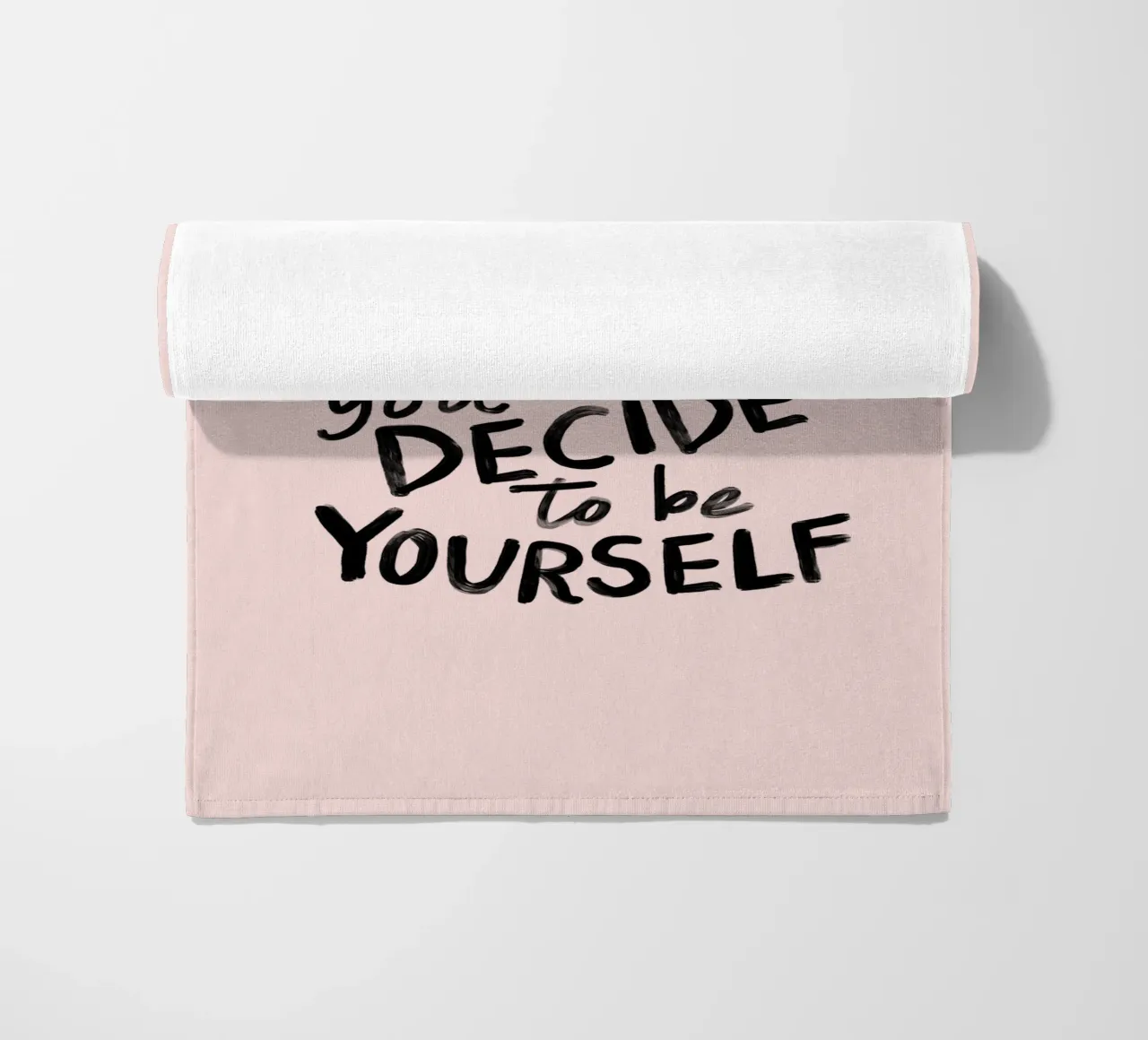 La bellezza inizia nel momento in cui si decide di essere se stessi telo mare da THE MOTIVATED TYPE