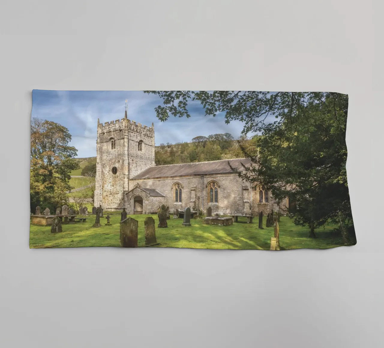 St Oswald's Church Arncliffe asciugamano da bagno da Dave Hare Photography