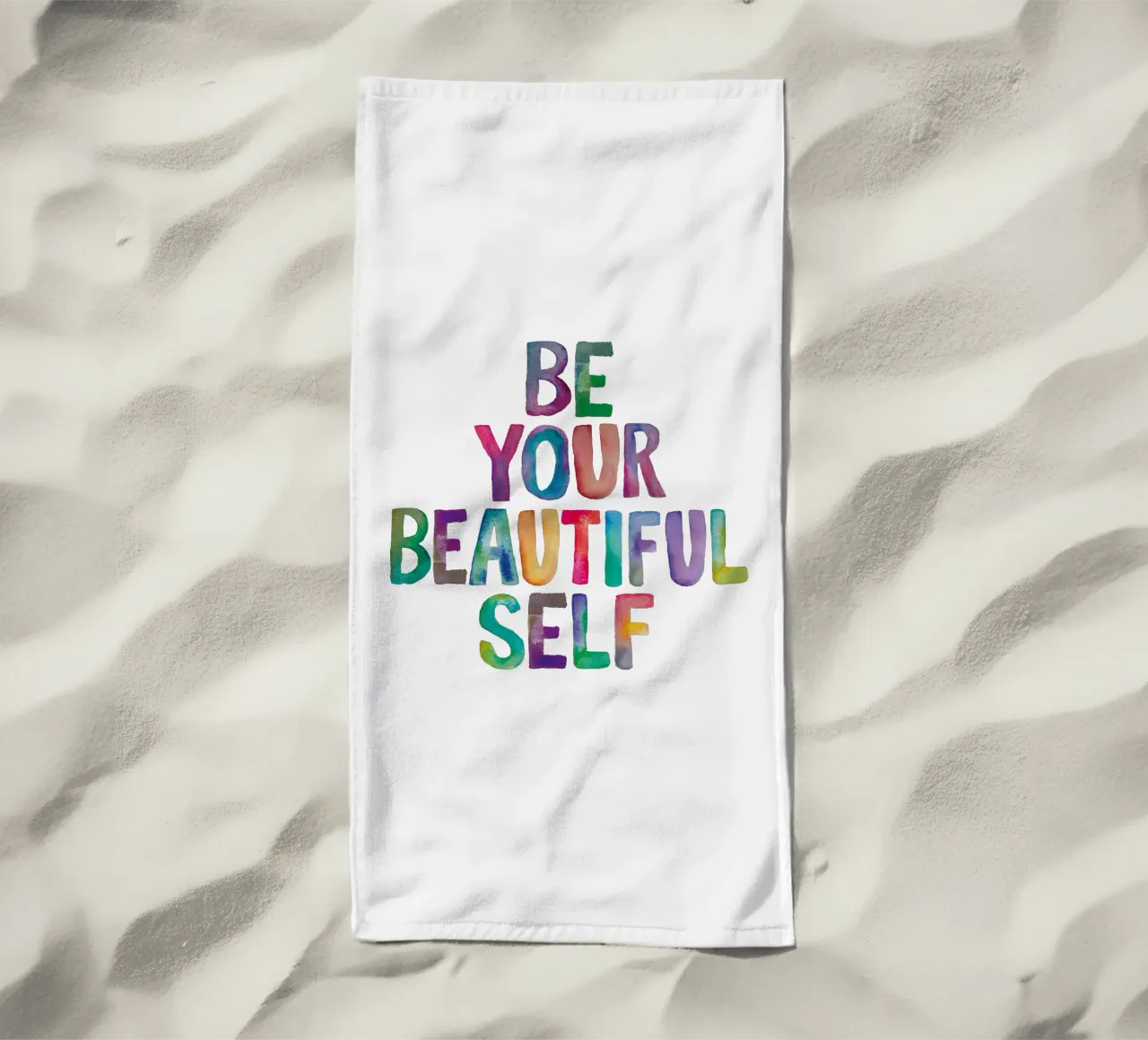 Be Your Beautiful Self - Design tipografico arcobaleno per bambini telo mare da THE MOTIVATED TYPE