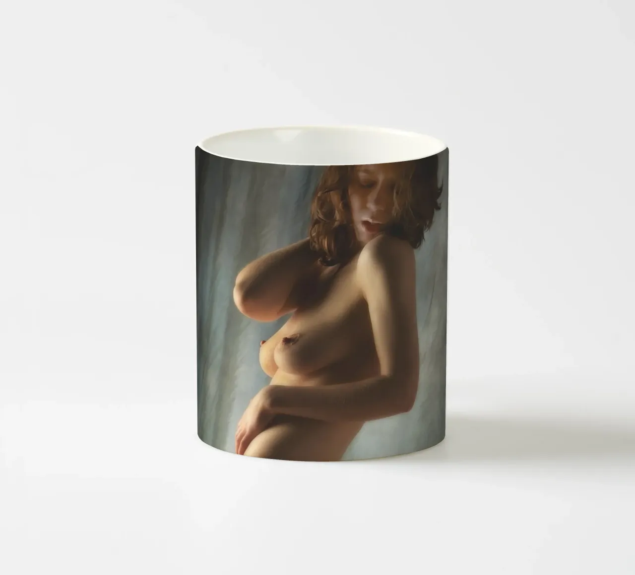 Kristin Topless tazza in ceramica da Dave Hare Photography