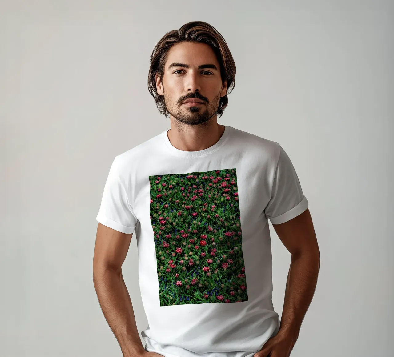 Tulip Field Pink t-shirt da Curious Collections by Marielle Leenders