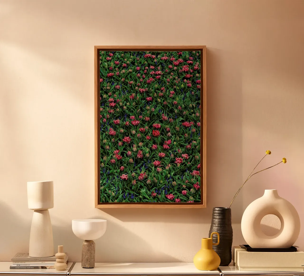 Tulip Field Pink canvas met Baklijst van Curious Collections by Marielle Leenders