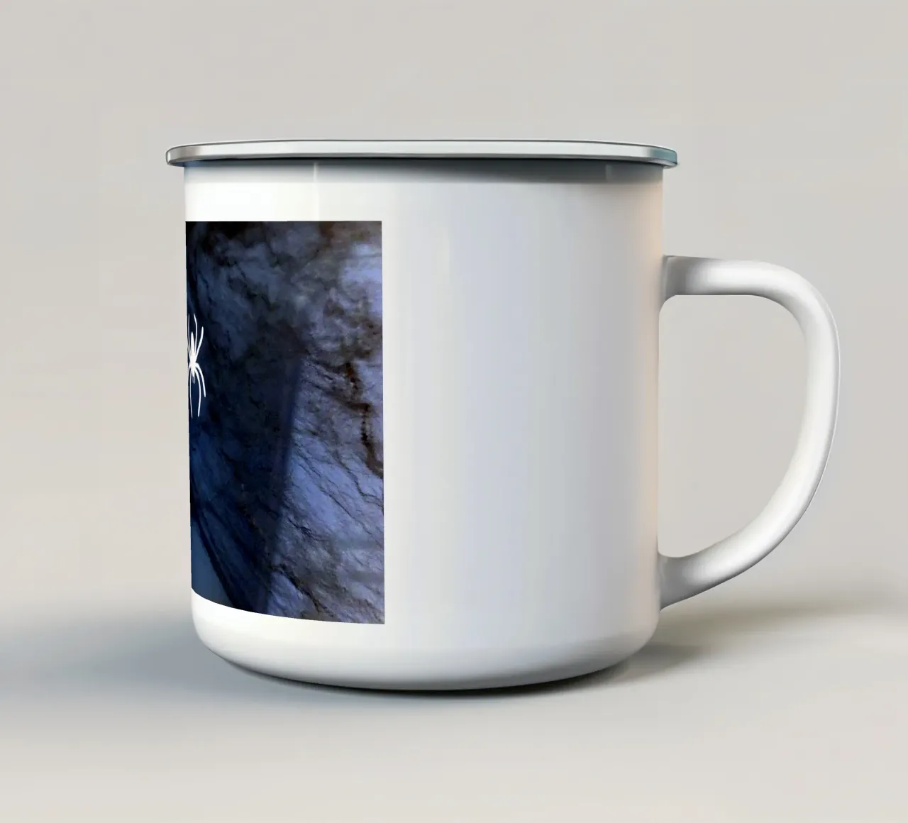Il ragno bianco tazza in smalto da Massimo Frascogna