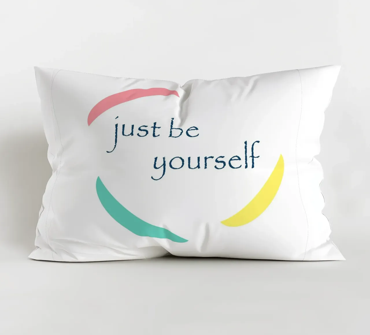 Forme geometriche con la scritta sii te stesso cuscino da Something for you