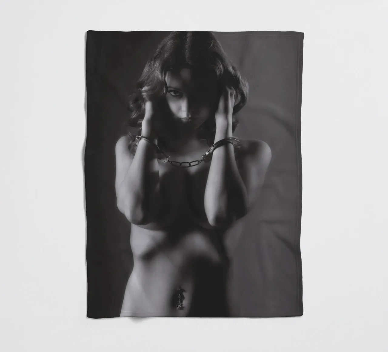 Livvy Cuffed Mono coperta in pile da Dave Hare Photography