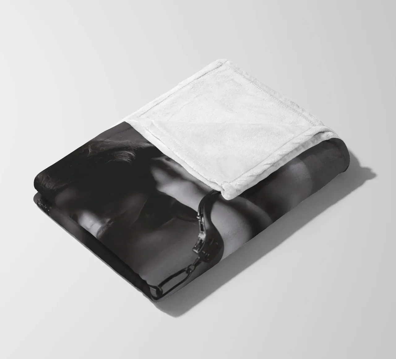 Livvy Cuffed Mono coperta in pile da Dave Hare Photography