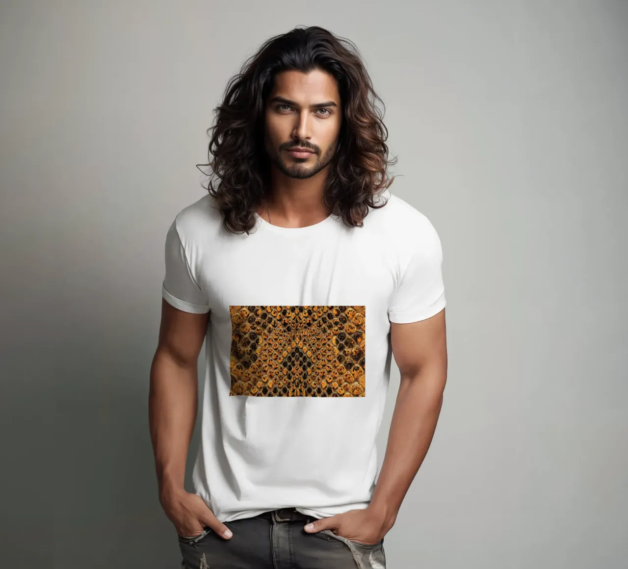 Snake Pattern t-shirt da Curious Collections by Marielle Leenders