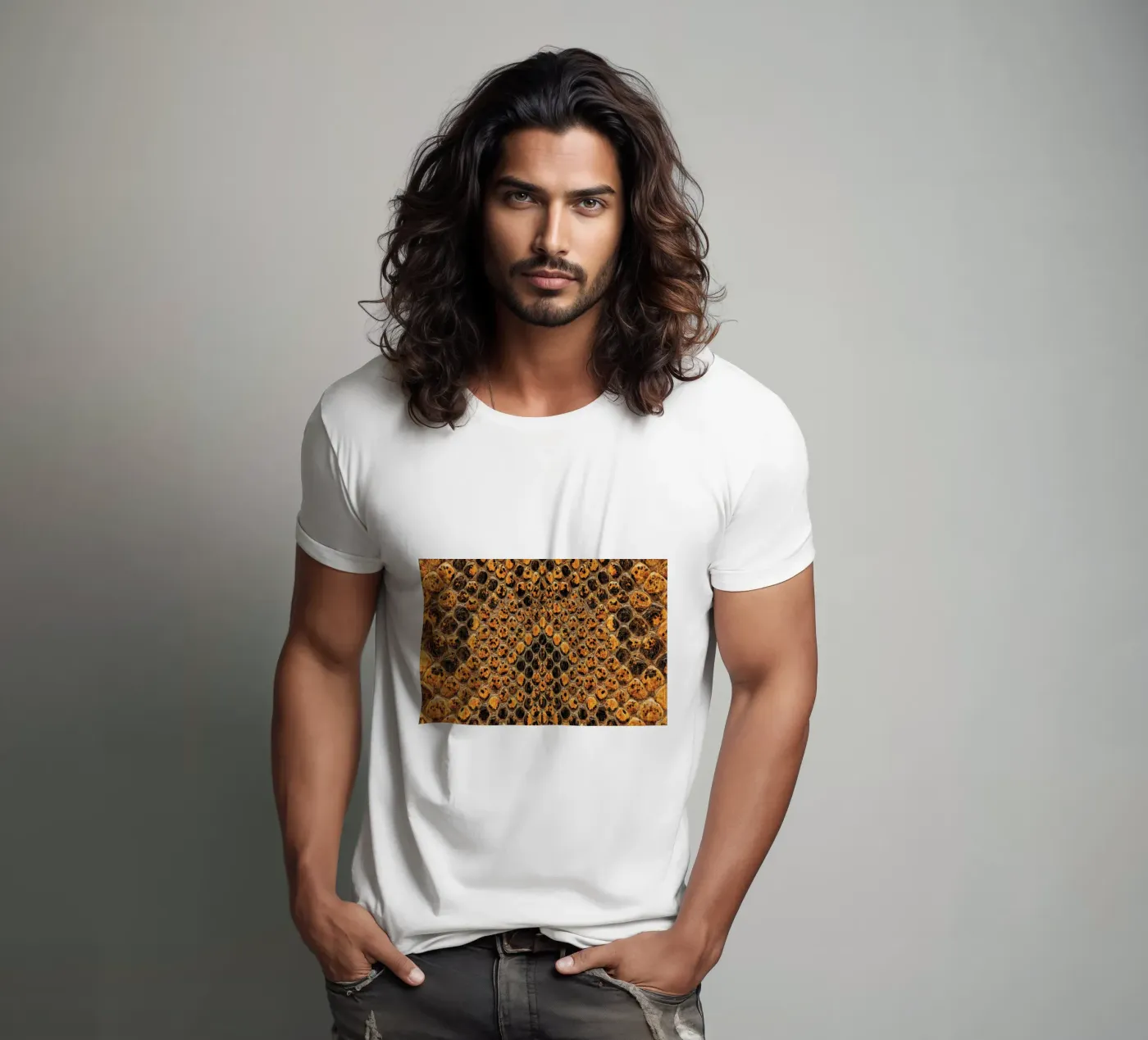 Snake Pattern t-shirt van Curious Collections by Marielle Leenders