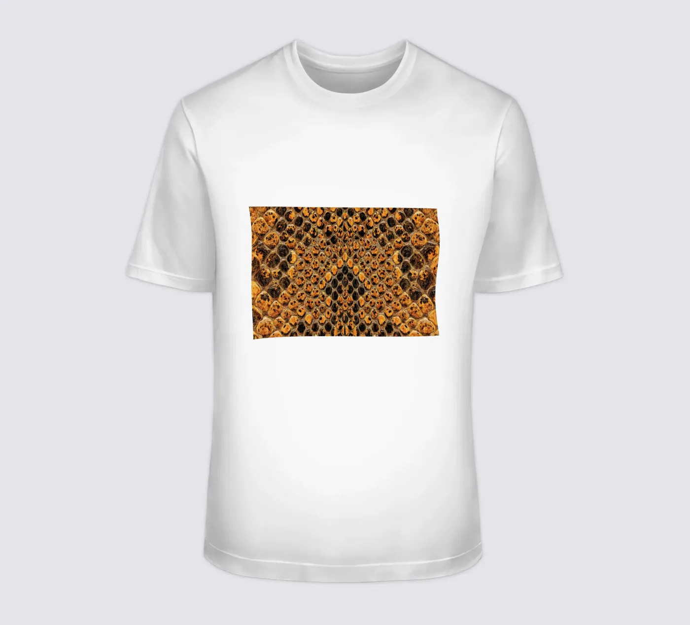 Snake Pattern t-shirt da Curious Collections by Marielle Leenders