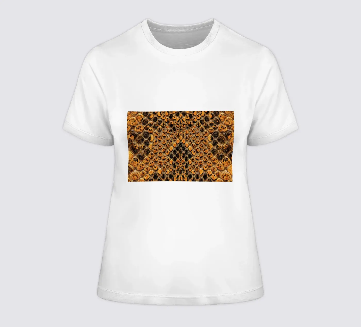 Snake Pattern t-shirt da donna da Curious Collections by Marielle Leenders