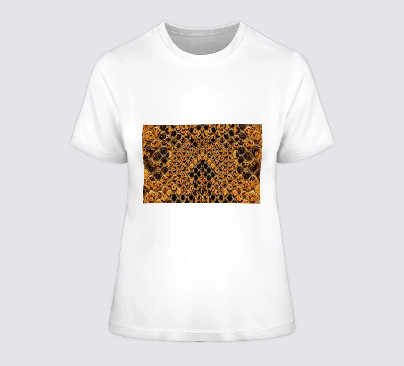 Snake Pattern t-shirt da donna da Curious Collections by Marielle Leenders