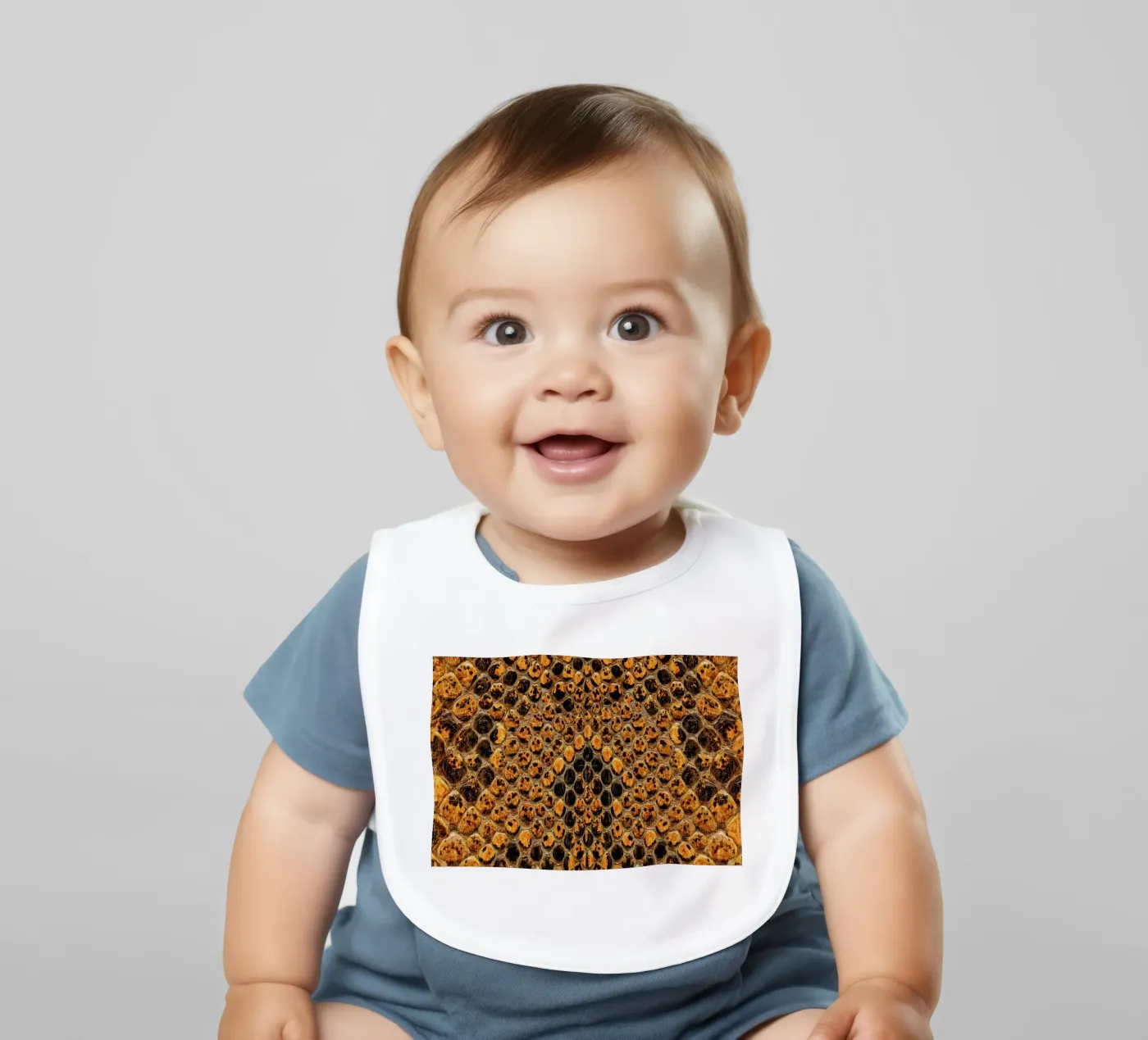 Snake Pattern bavoir de Curious Collections by Marielle Leenders