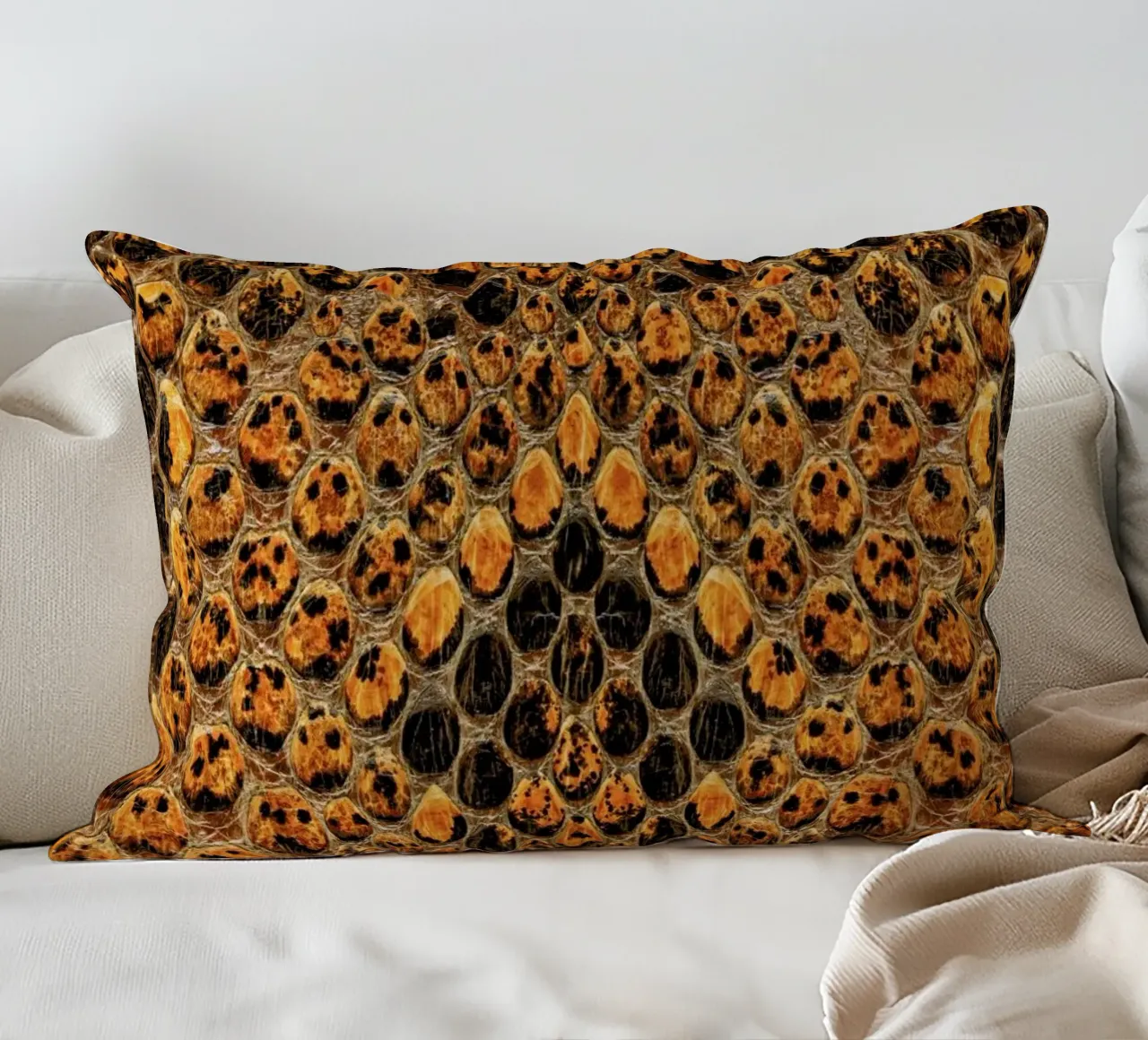 Snake Pattern Kissen von Curious Collections by Marielle Leenders