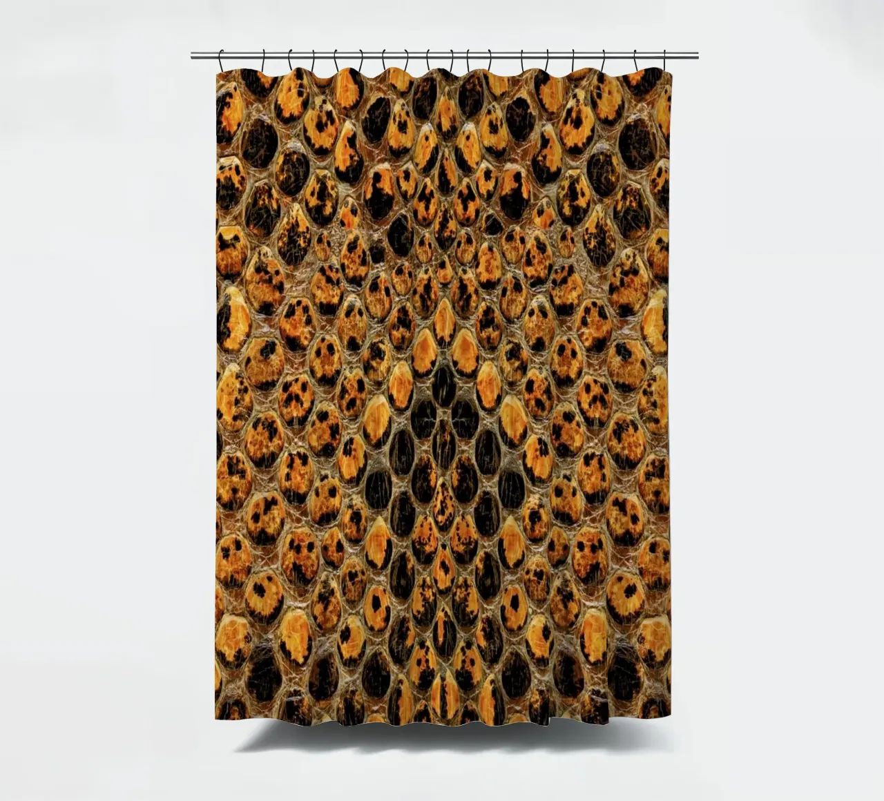 Snake Pattern Duschvorhang von Curious Collections by Marielle Leenders