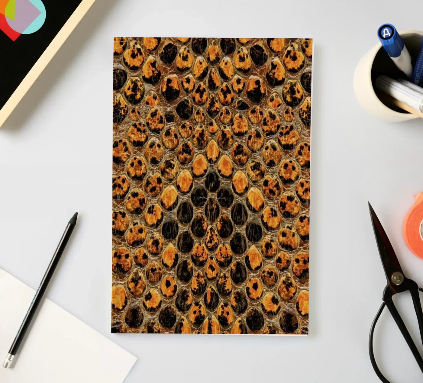 Snake Pattern Notizbuch von Curious Collections by Marielle Leenders