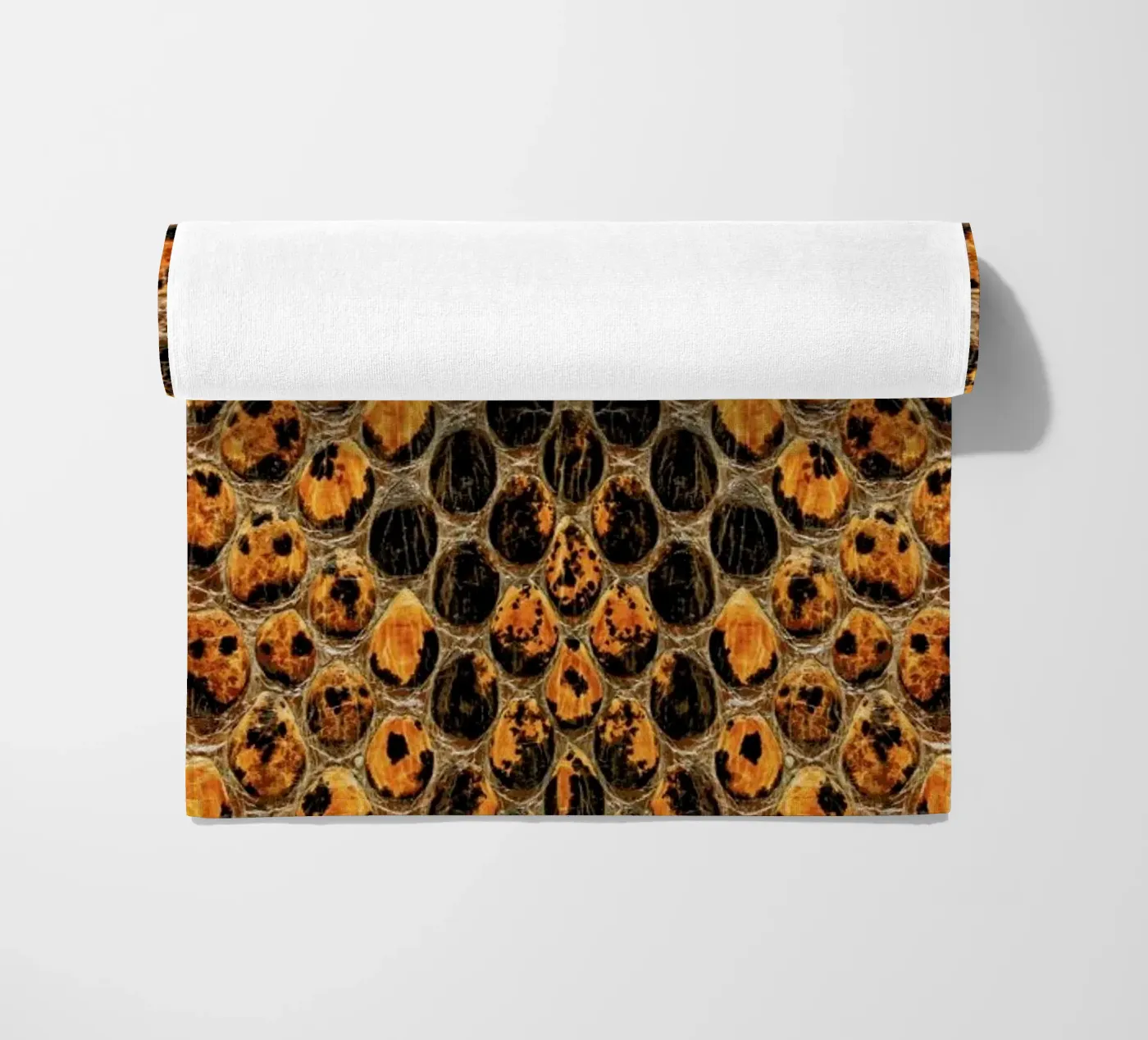 Snake Pattern strandhanddoek van Curious Collections by Marielle Leenders