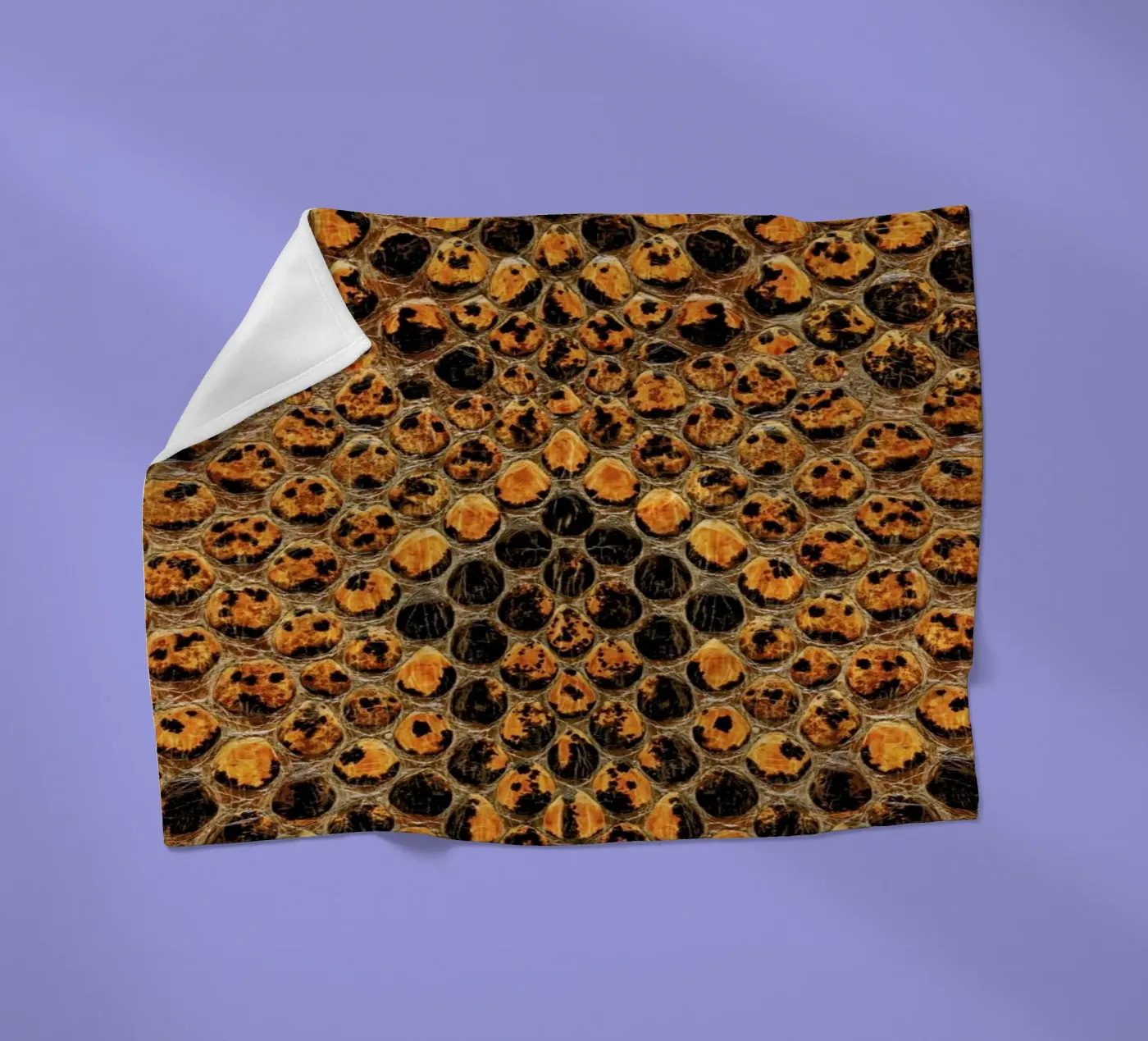 Snake Pattern coperta in pile da Curious Collections by Marielle Leenders