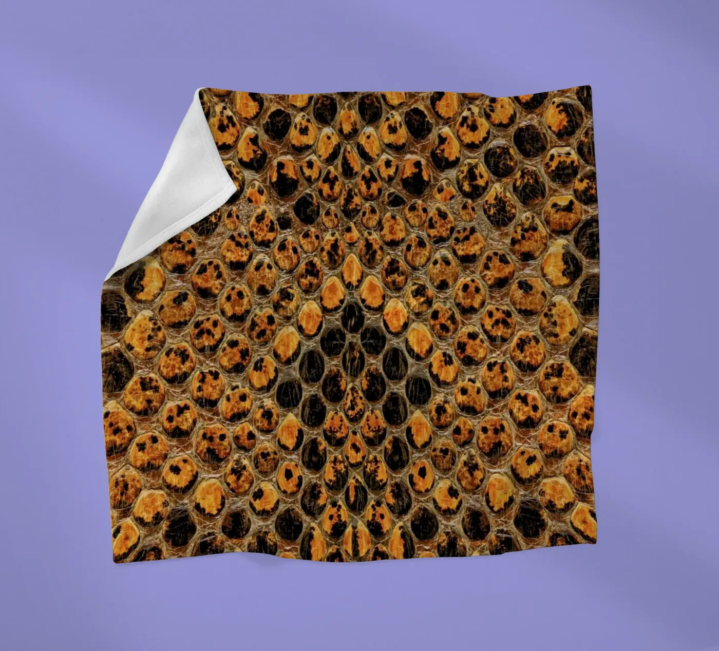 Snake Pattern Fleecedecke von Curious Collections by Marielle Leenders