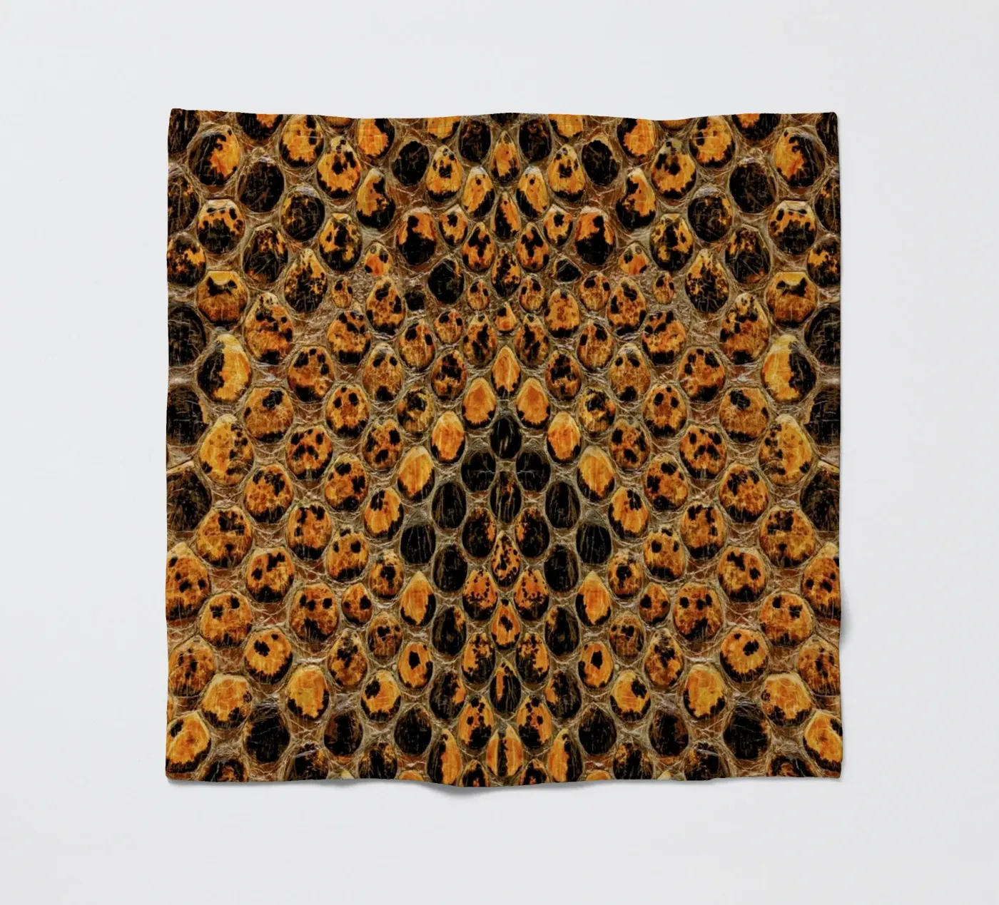 Snake Pattern coperta in pile da Curious Collections by Marielle Leenders