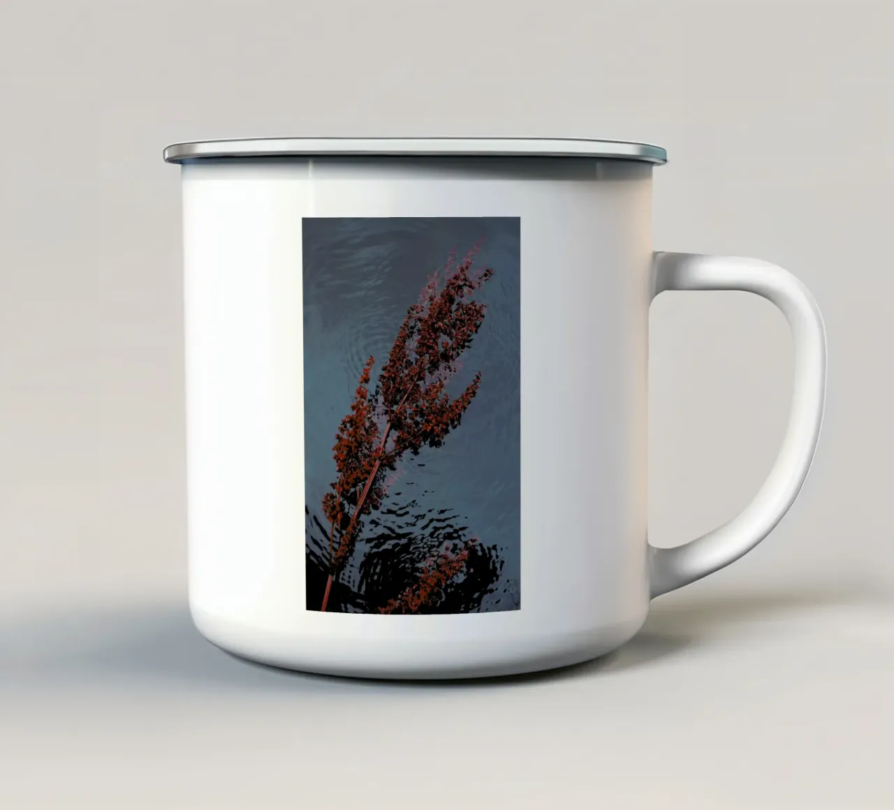 Blooming tazza in smalto da Laura Palm