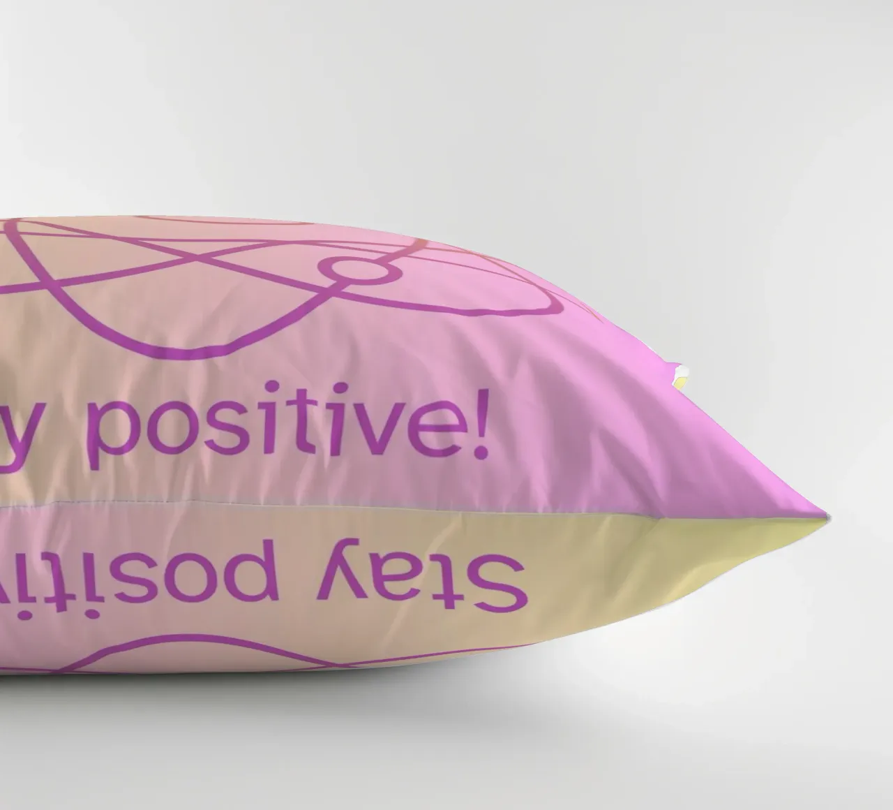 "Pensez comme un proton Restez positif ! Citation scientifique colorée coussin de FABOArt
